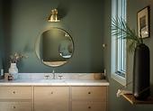 A csempébe épített tükör - a fürdőszoba rendkívüli elrendezésének módja