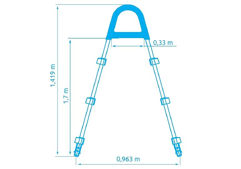 A medencékhez vezető lépcső 1,07 m,2