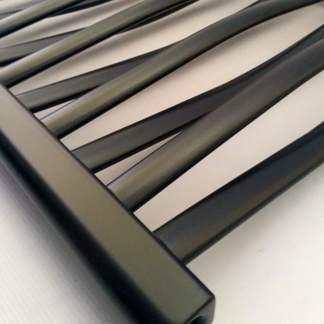 Fürdőszoba radiátor Łezka 3D Ł3D 16/40 fekete 910x440 mm