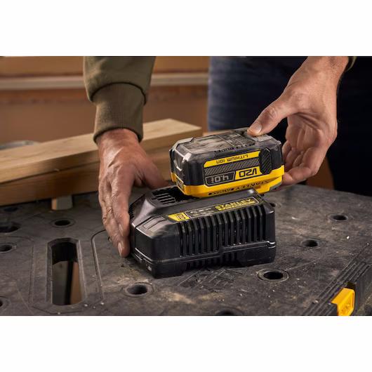 Stanley Fatmax akkumulátor 18V 4.0Ah V20 SFMCB204