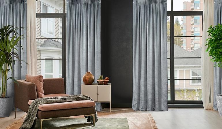 Sötétítő RIVA 140X270 ráncolószalagon 387402,6