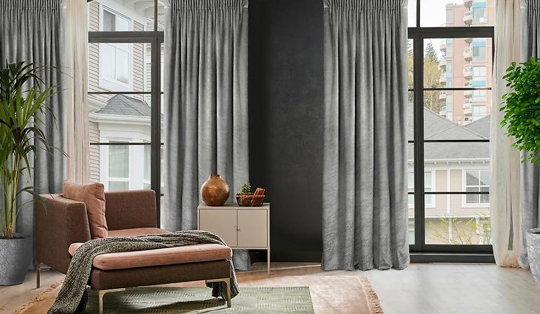 Sötétítő RIVA 140X270 ráncolószalagon 387408
