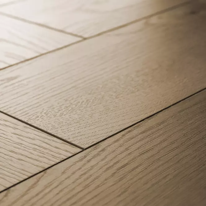 Laminált padló tölgy Royal 8mm AC5 Herringbone WR 64832