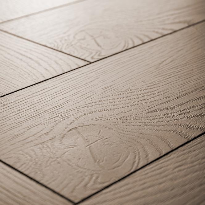 Laminált padló tölgy Manor 8mm AC5 Herringbone WR 64833,6