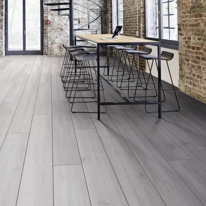Laminált padló tölgy Rockford 8mm AC4 5946