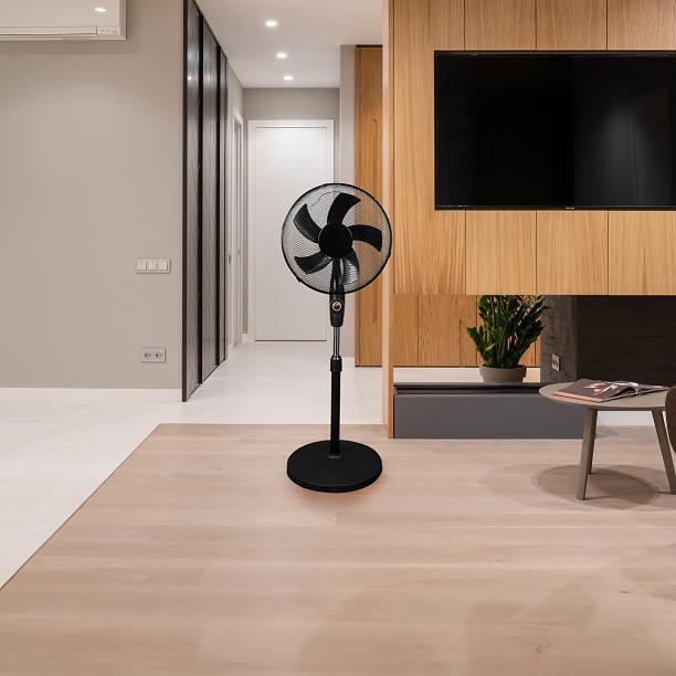 Ventilátor Floor 16