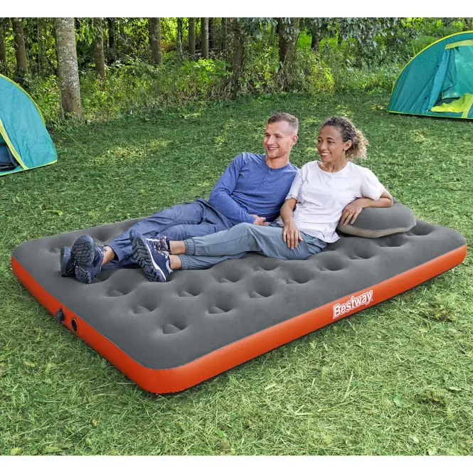 Felfújható matrac pumpával 2,03x1,52x0,22m 67703