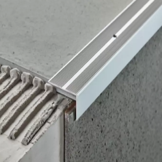 lépcső profil hornyokkal LSSR 42x22 1,00 ezüst