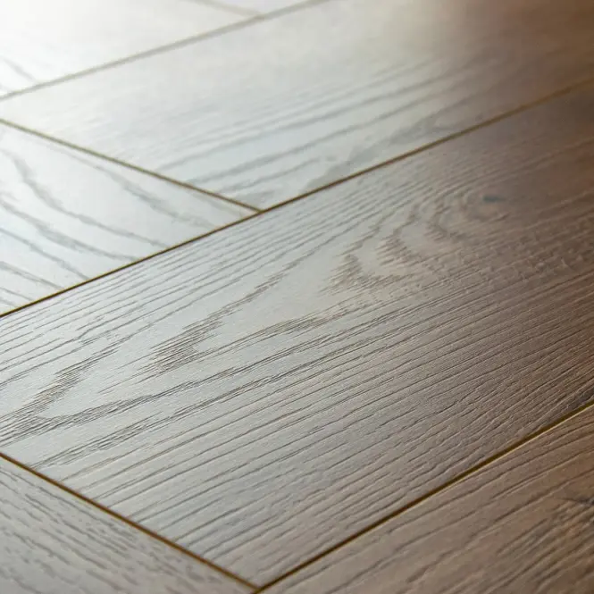 Laminált padló Tölgy Classical 8mm AC5 Herringbone WR 63270
