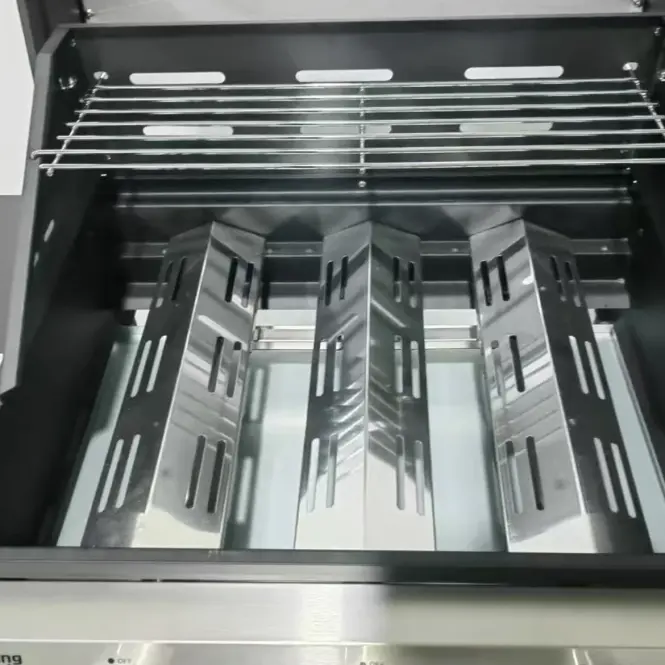 Gázgrill Essence Mercado 3+1 11,7 kW,5