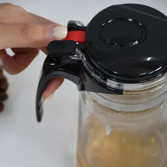 Üveg kancsó sűrővel 802ML