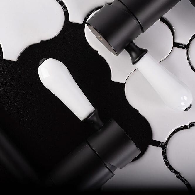 Zuhanyszett Rea rejtett Serra fekete + BOX