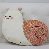 Párna Csiga 40x33 cm krémes