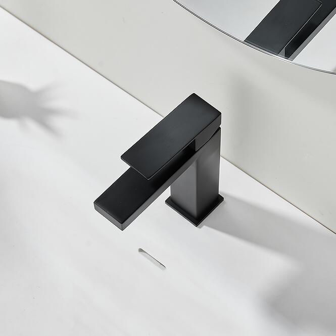 Csaptelep mosdókagylóhoz Remi X fekete,6