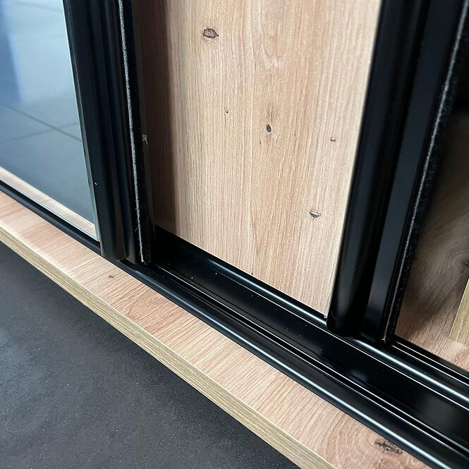 Szekrény Lanko 2-200 (45) fekete/fehér