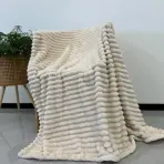 Takaró Nicola CL2617 70x140 cm világos bézs