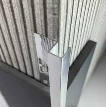 Négyzet alakú alumínium profil Alusquare Alu Anoda Silver Chromed 2500/27/10 mm