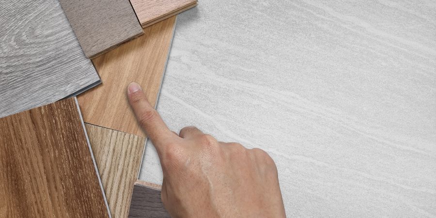 Hogyan kell vágni paneleket vinil padlóburkolathoz?