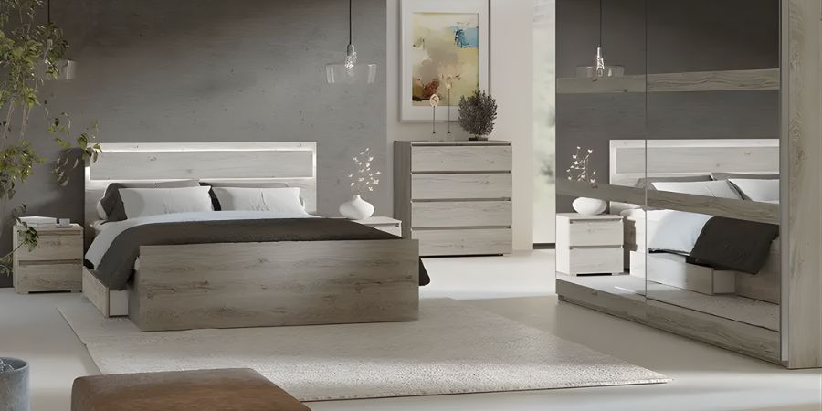 Hogyan lehet lágyítani egy fekete fal hatását, hogy ne nyomja el az egész belső teret?